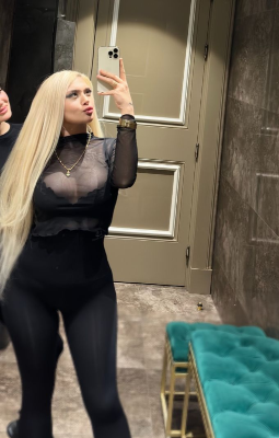 iri beyaz göğüslü escort