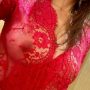 göğüs uçları dik genç escort