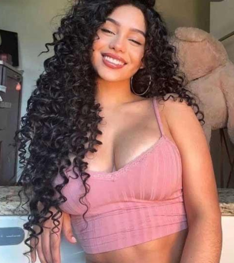 zayıf ama dolgun göğüslü escort