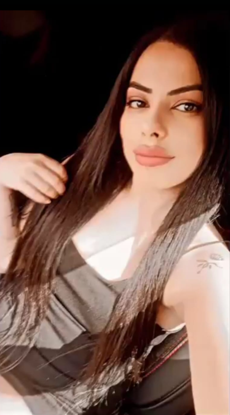 dolgun dudaklı nehir