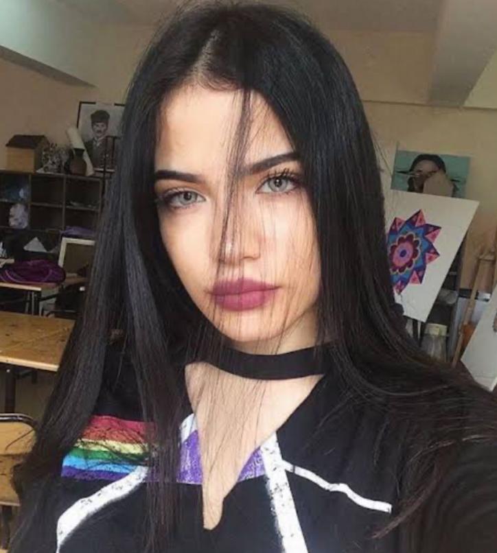 doğal makyajsız escort