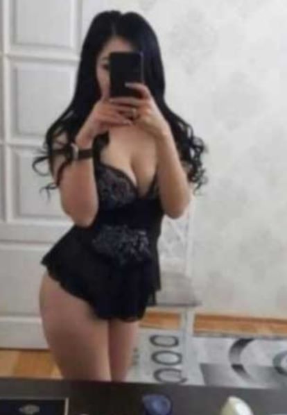 denizsu kendi yeri olan genç bayan