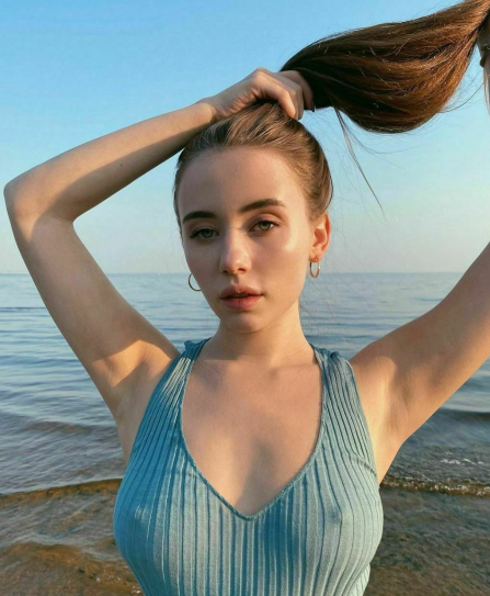 güzelliği büyüleyen rus kızı