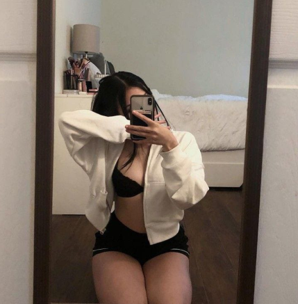 seksi ve esmerimsi kısa boylu ceylan